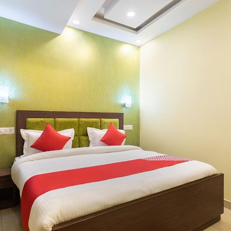 Super Oyo Hotel O Red Stone Inn Nueva Delhi Exterior foto