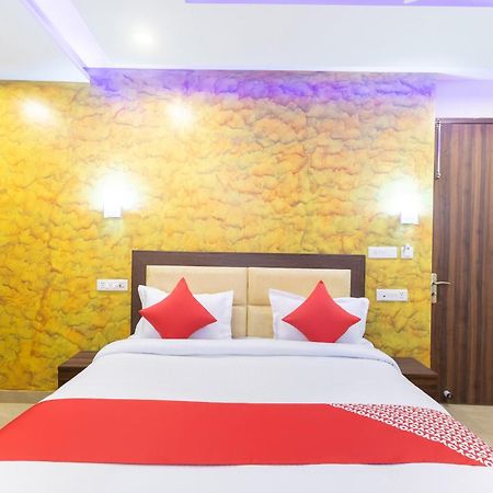 Super Oyo Hotel O Red Stone Inn Nueva Delhi Exterior foto