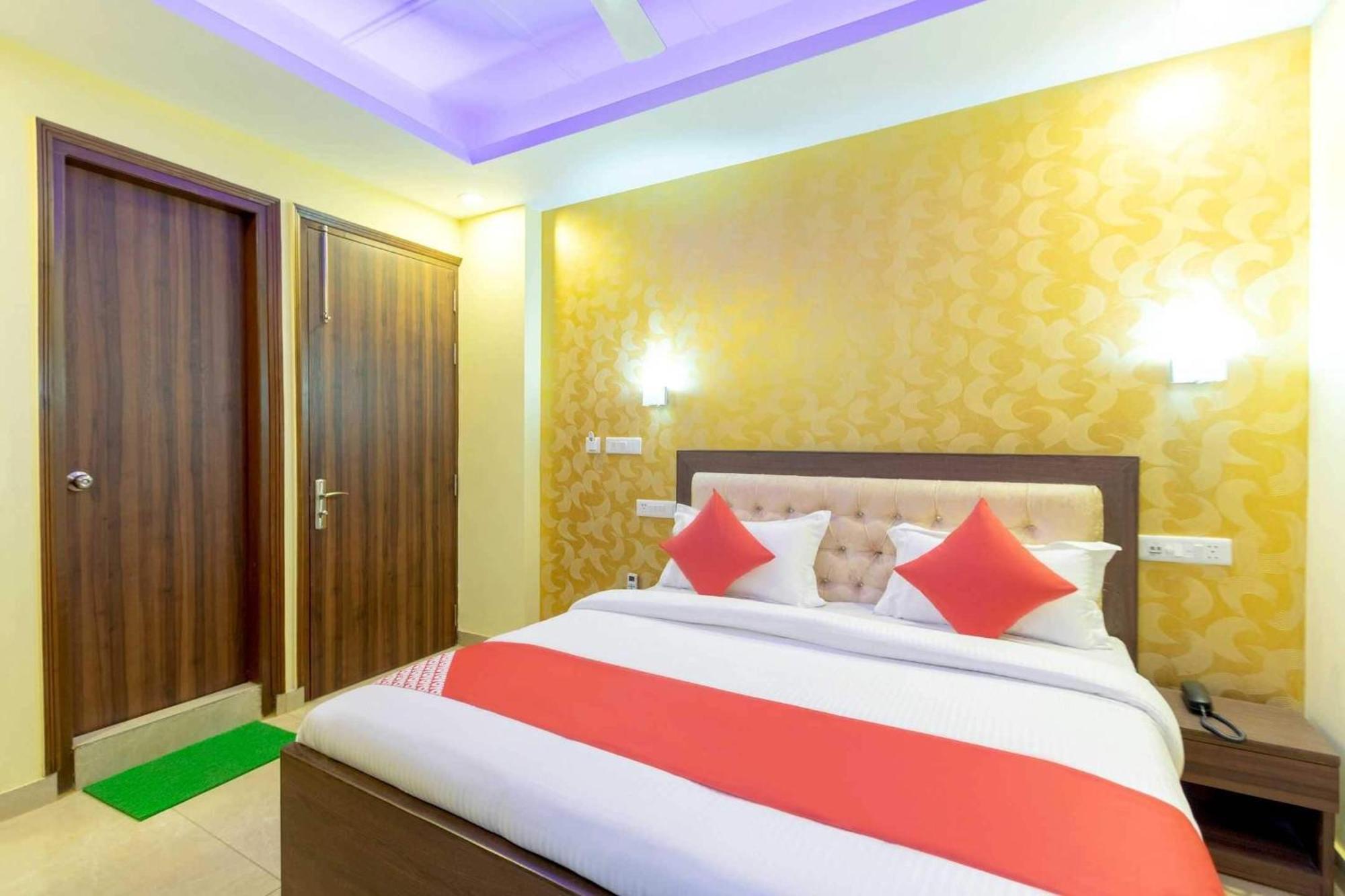 Super Oyo Hotel O Red Stone Inn Nueva Delhi Exterior foto