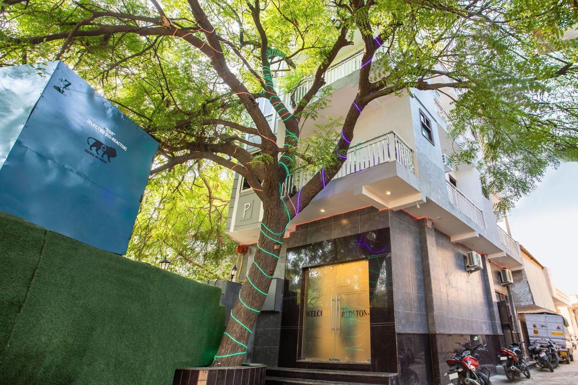 Super Oyo Hotel O Red Stone Inn Nueva Delhi Exterior foto