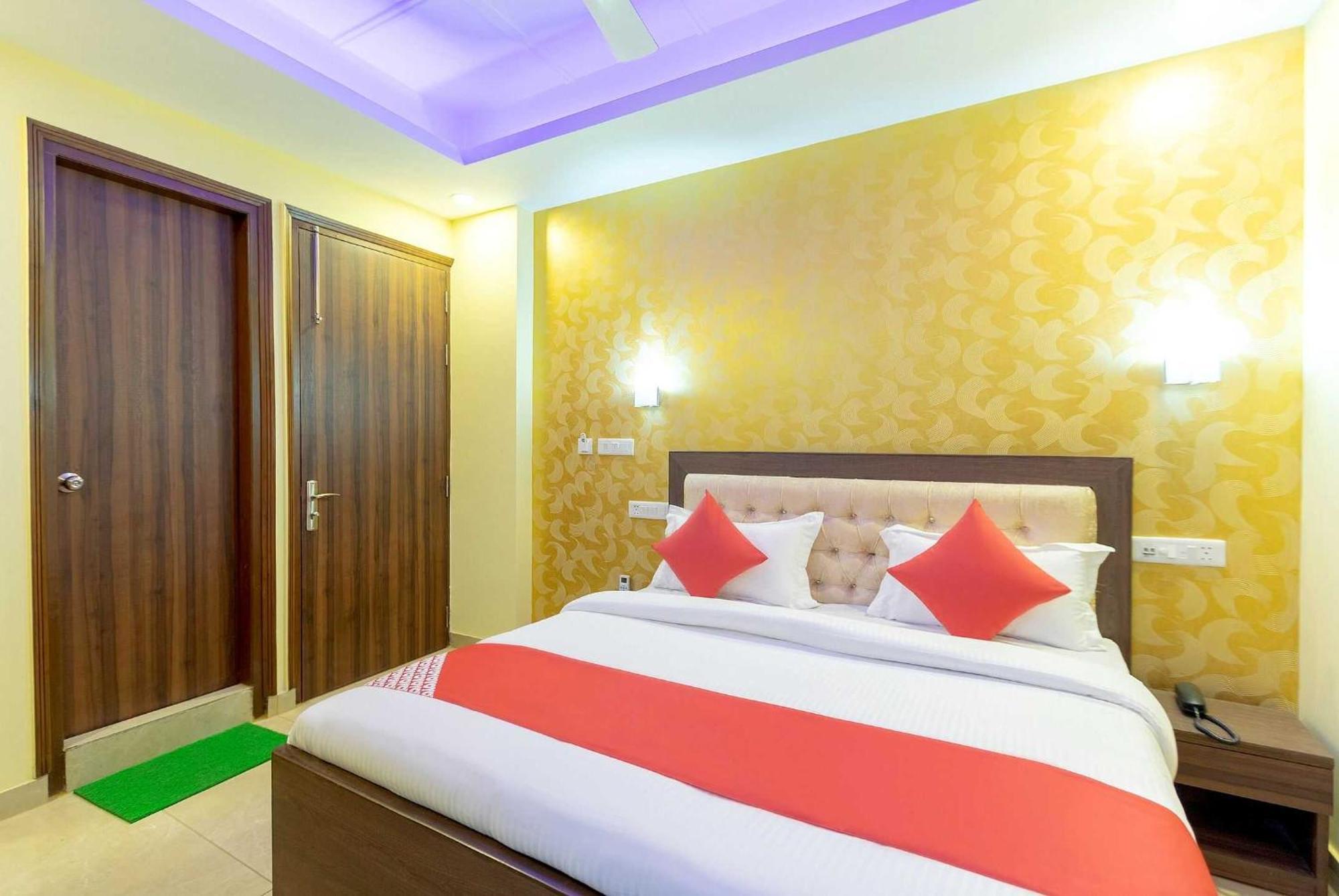Super Oyo Hotel O Red Stone Inn Nueva Delhi Exterior foto