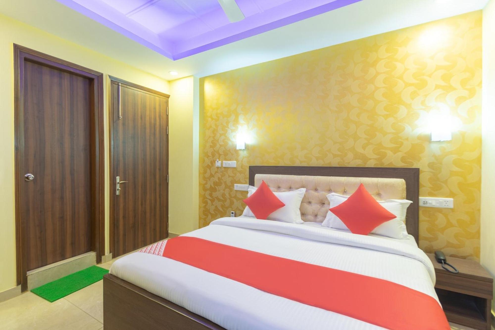 Super Oyo Hotel O Red Stone Inn Nueva Delhi Exterior foto