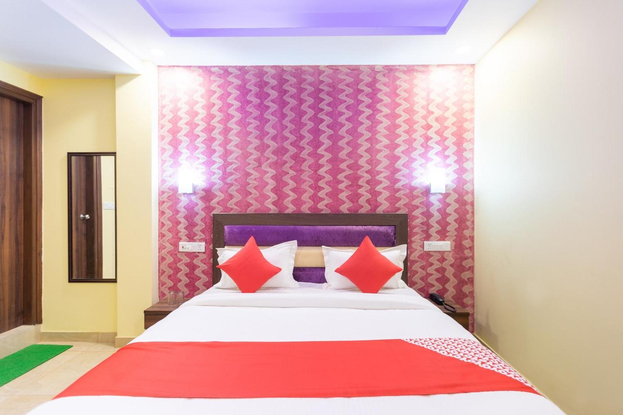 Super Oyo Hotel O Red Stone Inn Nueva Delhi Exterior foto